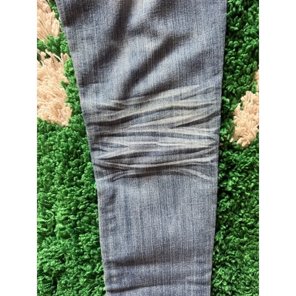 Almost Famous Junior Girls Distressed Blue Denim Jeans Rhinestone Pockets Size 5 - Picture 9 of 11